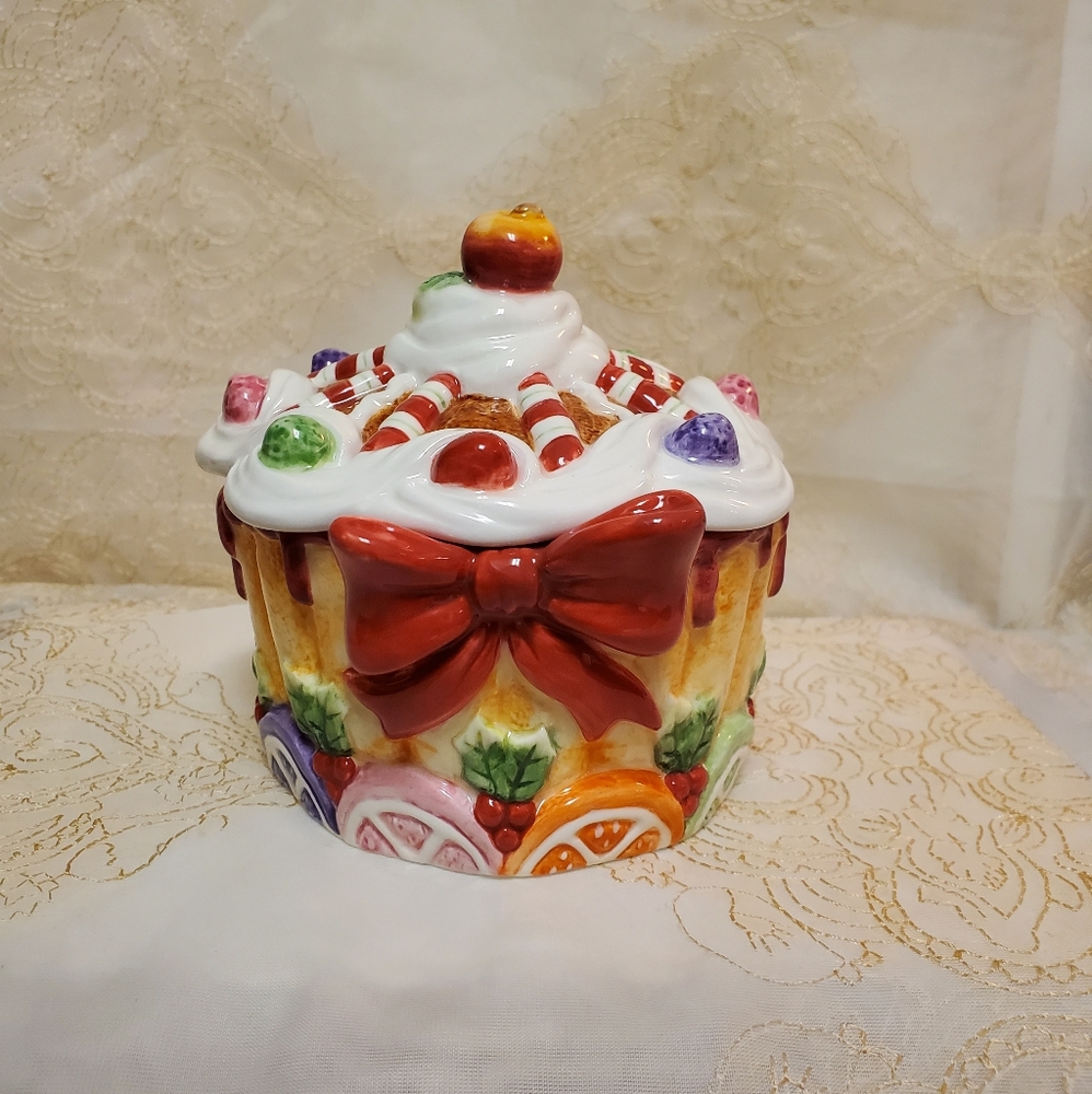 Fitz and Floyd Sweet Treats Bowl